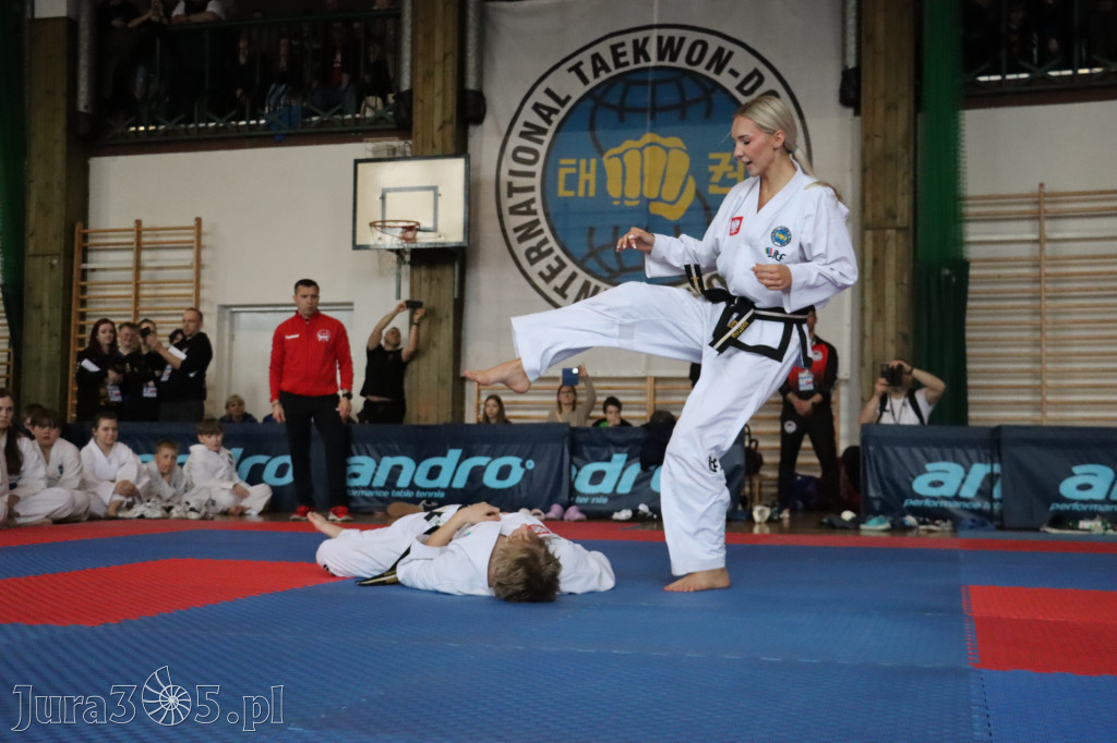 Fotorelacja: Zawody Taekwon-do Jura Cup oraz Międzywojewódzkie Mistrzostwa Juniorów w Łazach