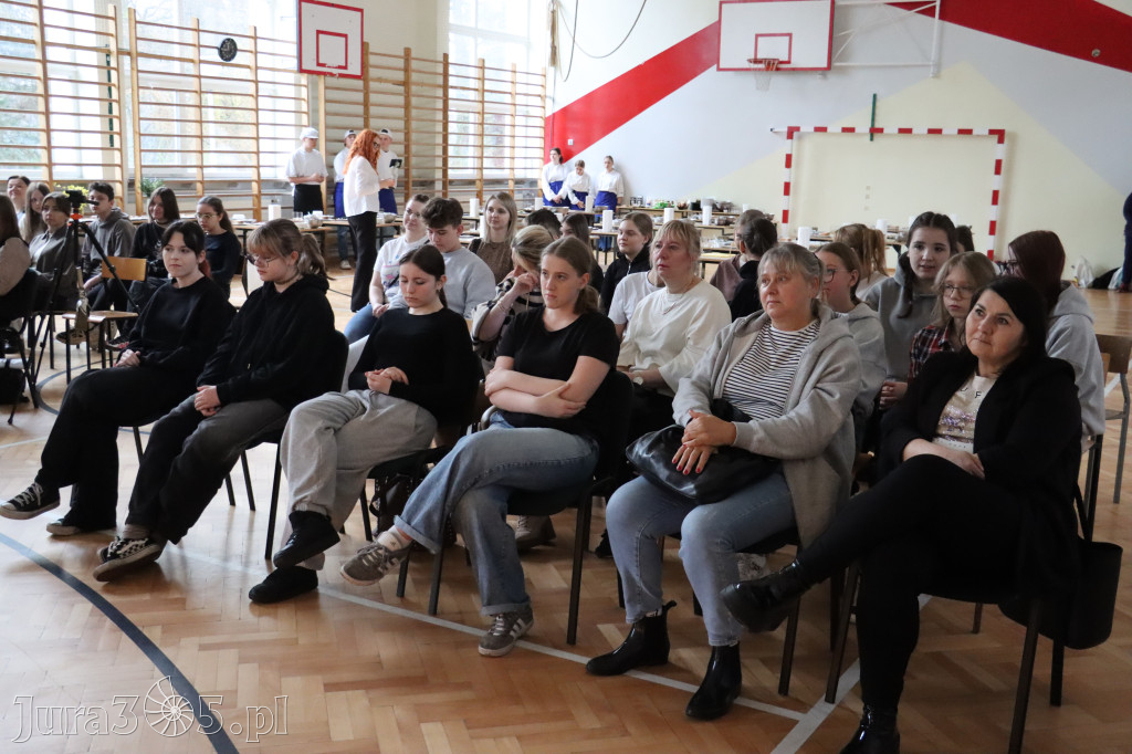 Fotorelacja: JAJECZNA REWOLUCJA TADKA w ZS im. Tadeusza Kościuszki w Żarkach