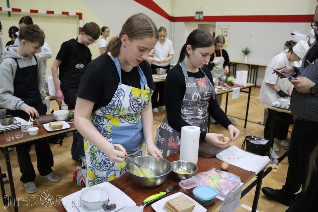 Fotorelacja: JAJECZNA REWOLUCJA TADKA w ZS im. Tadeusza Kościuszki w Żarkach