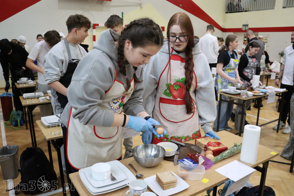 Fotorelacja: JAJECZNA REWOLUCJA TADKA w ZS im. Tadeusza Kościuszki w Żarkach