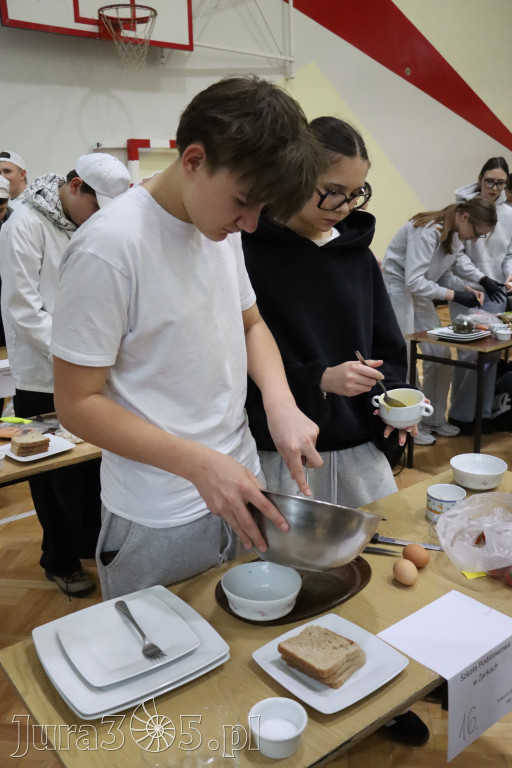 Fotorelacja: JAJECZNA REWOLUCJA TADKA w ZS im. Tadeusza Kościuszki w Żarkach