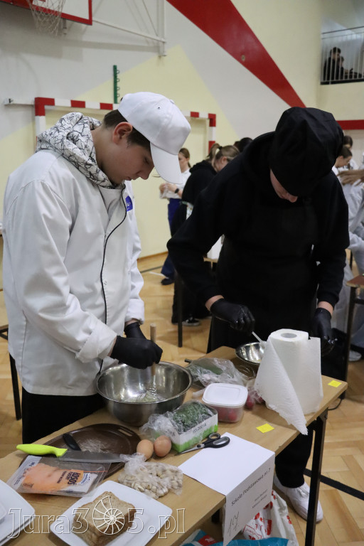 Fotorelacja: JAJECZNA REWOLUCJA TADKA w ZS im. Tadeusza Kościuszki w Żarkach