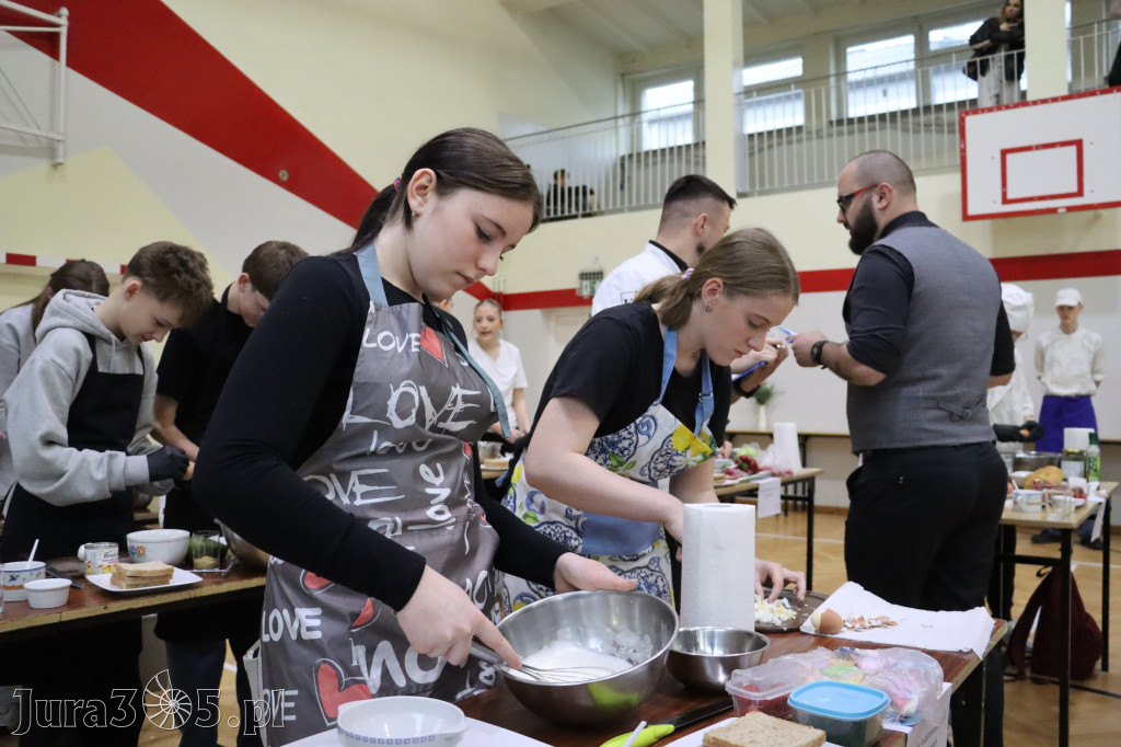 Fotorelacja: JAJECZNA REWOLUCJA TADKA w ZS im. Tadeusza Kościuszki w Żarkach