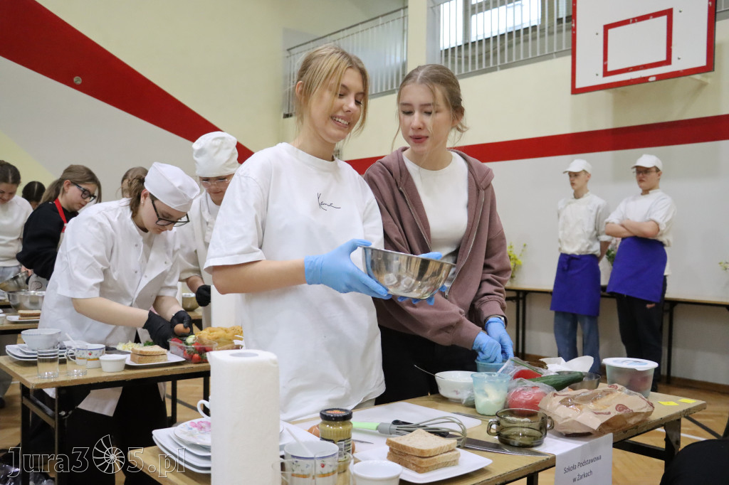 Fotorelacja: JAJECZNA REWOLUCJA TADKA w ZS im. Tadeusza Kościuszki w Żarkach