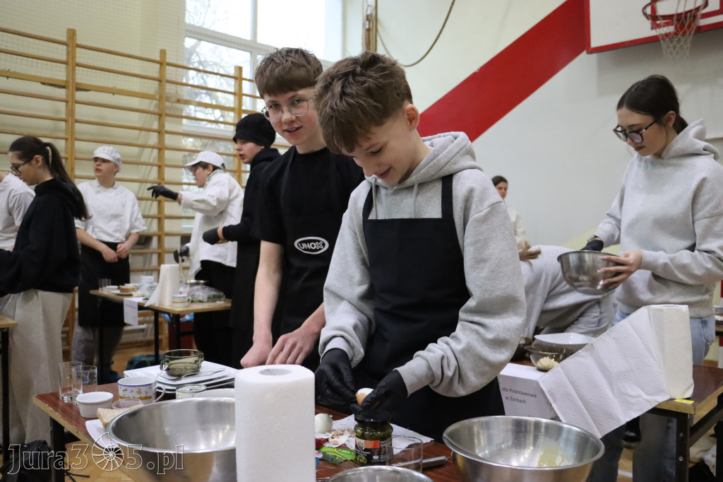 Fotorelacja: JAJECZNA REWOLUCJA TADKA w ZS im. Tadeusza Kościuszki w Żarkach