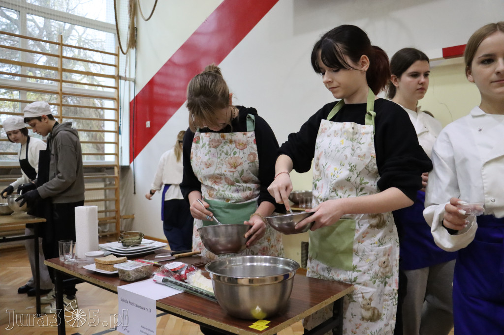 Fotorelacja: JAJECZNA REWOLUCJA TADKA w ZS im. Tadeusza Kościuszki w Żarkach