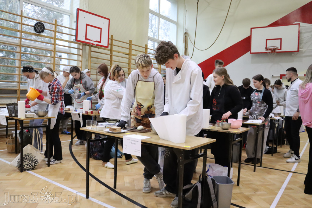 Fotorelacja: JAJECZNA REWOLUCJA TADKA w ZS im. Tadeusza Kościuszki w Żarkach