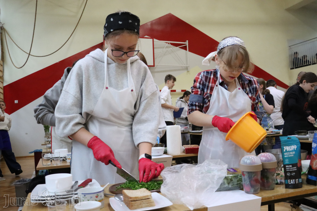 Fotorelacja: JAJECZNA REWOLUCJA TADKA w ZS im. Tadeusza Kościuszki w Żarkach