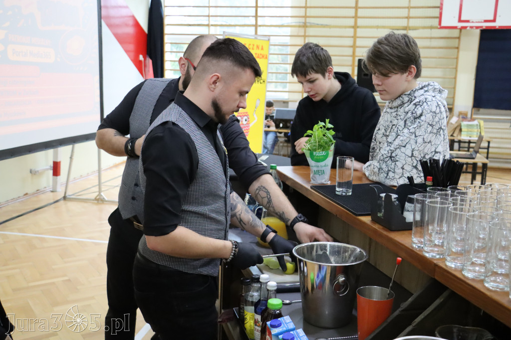 Fotorelacja: JAJECZNA REWOLUCJA TADKA w ZS im. Tadeusza Kościuszki w Żarkach