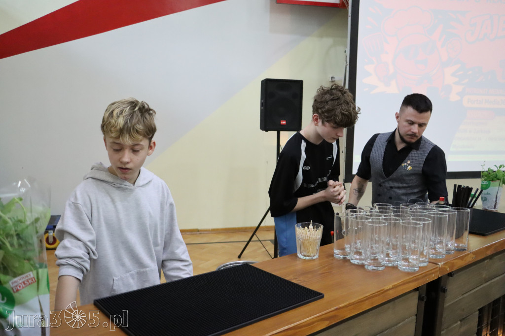 Fotorelacja: JAJECZNA REWOLUCJA TADKA w ZS im. Tadeusza Kościuszki w Żarkach