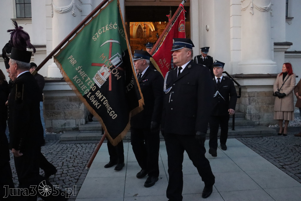 Fotorelacja I: Msza Rezurekcyjna w Koziegłówkach - Wielkanoc 2026!