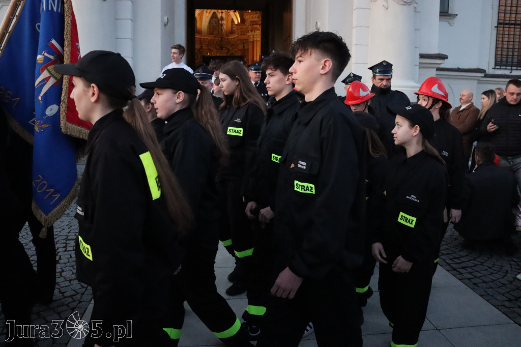 Fotorelacja I: Msza Rezurekcyjna w Koziegłówkach - Wielkanoc 2026!