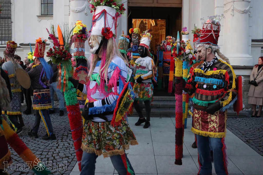 Fotorelacja I: Msza Rezurekcyjna w Koziegłówkach - Wielkanoc 2026!