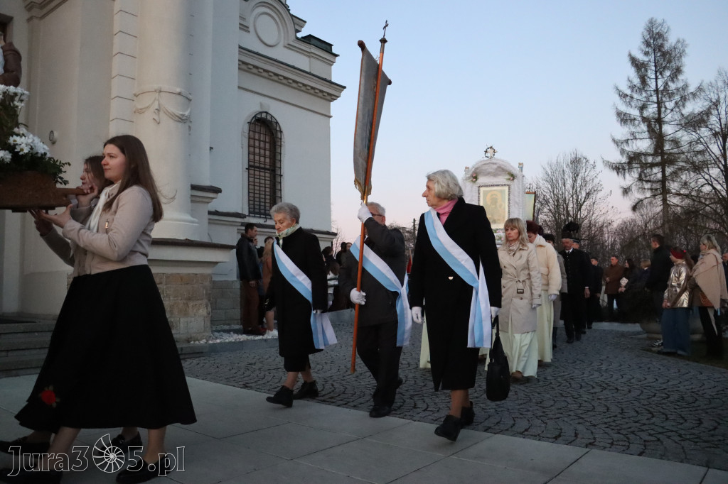 Fotorelacja I: Msza Rezurekcyjna w Koziegłówkach - Wielkanoc 2026!