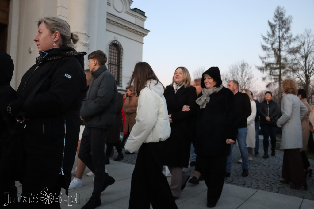 Fotorelacja I: Msza Rezurekcyjna w Koziegłówkach - Wielkanoc 2026!