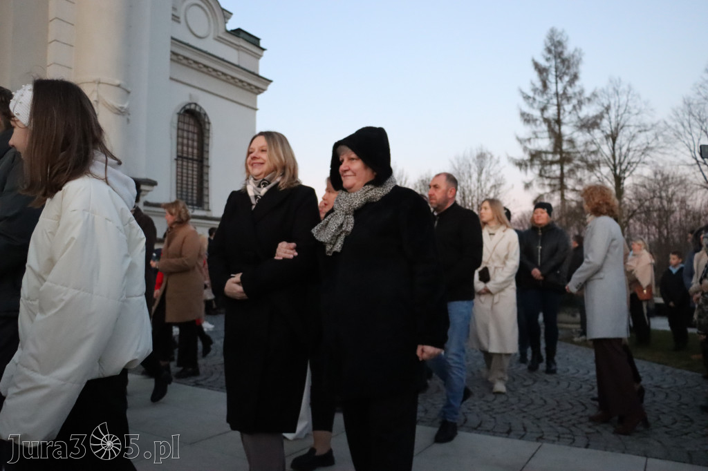 Fotorelacja I: Msza Rezurekcyjna w Koziegłówkach - Wielkanoc 2026!