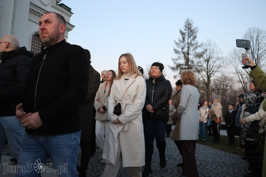 Fotorelacja I: Msza Rezurekcyjna w Koziegłówkach - Wielkanoc 2026!