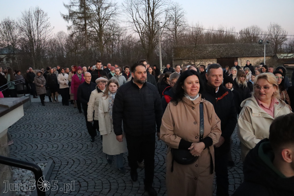 Fotorelacja I: Msza Rezurekcyjna w Koziegłówkach - Wielkanoc 2026!