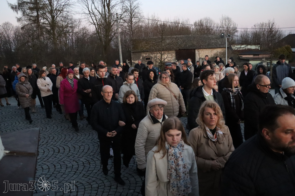 Fotorelacja I: Msza Rezurekcyjna w Koziegłówkach - Wielkanoc 2026!