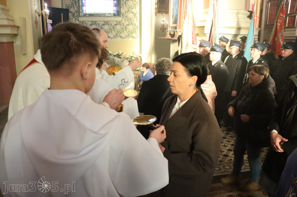 Fotorelacja II: Msza Rezurekcyjna w Koziegłówkach - Wielkanoc 2026!
