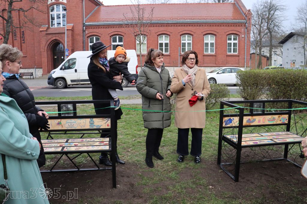 Fotorelacja: Otwarcie instalacji artystycznej  ŁAWECZKI PRZEMYSŁOWEJ PAMIĘCI w Zawierciu
