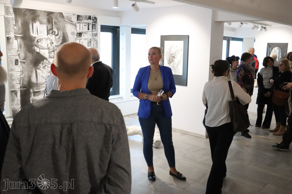 Fotorelacja: Wernisaż wystawy „Między linią a formą II” w MOK Zawiercie
