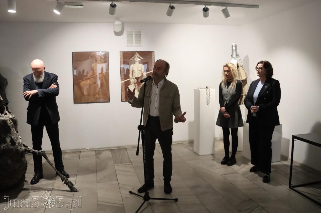 Fotorelacja: Wernisaż wystawy „Między linią a formą II” w MOK Zawiercie