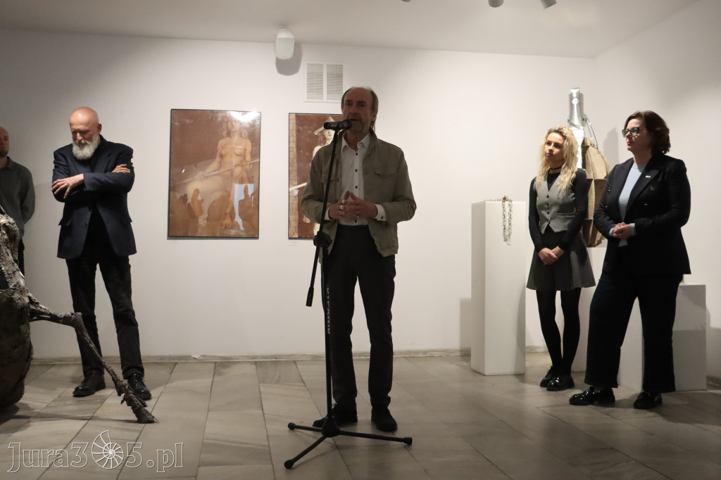Fotorelacja: Wernisaż wystawy „Między linią a formą II” w MOK Zawiercie