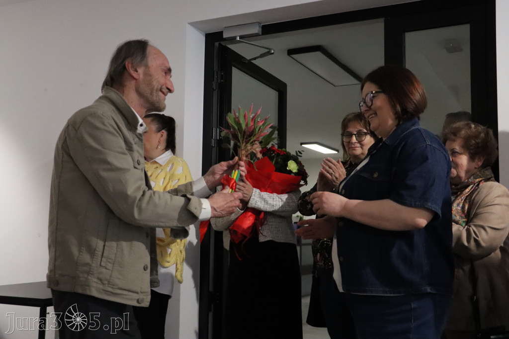 Fotorelacja: Wernisaż wystawy „Między linią a formą II” w MOK Zawiercie