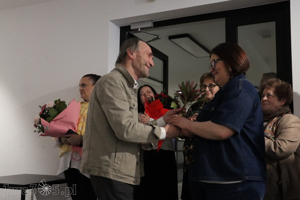 Fotorelacja: Wernisaż wystawy „Między linią a formą II” w MOK Zawiercie