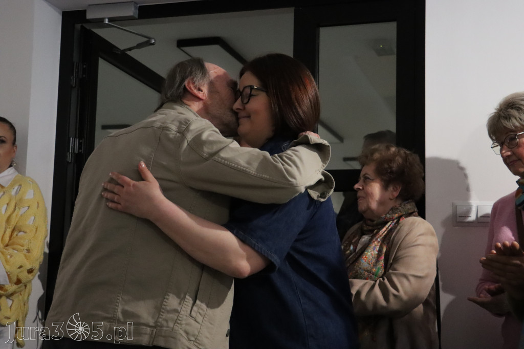 Fotorelacja: Wernisaż wystawy „Między linią a formą II” w MOK Zawiercie