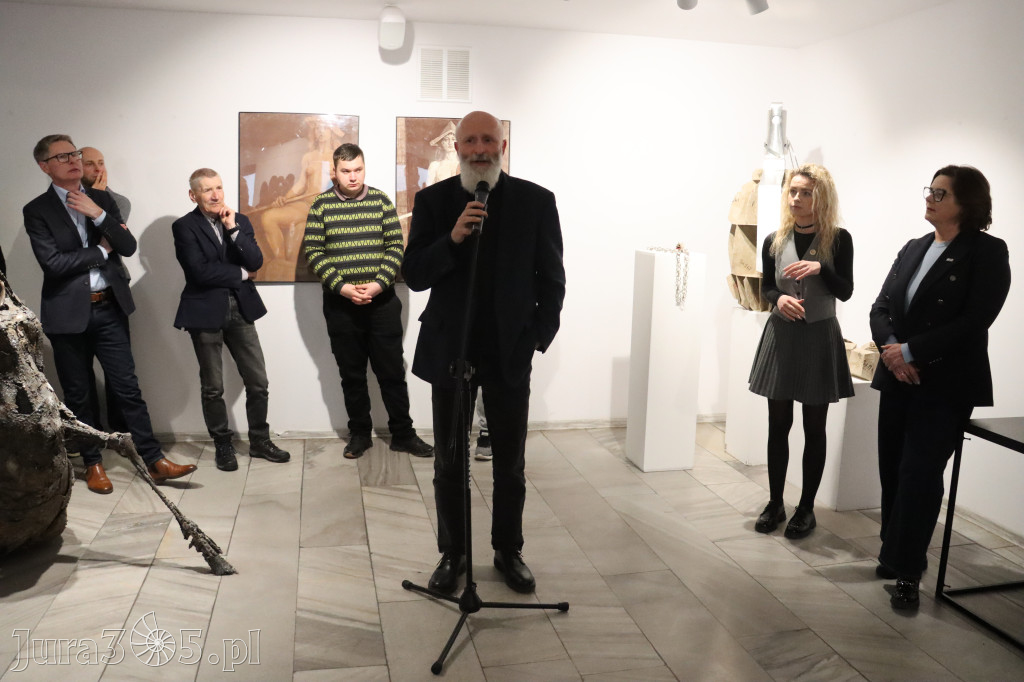 Fotorelacja: Wernisaż wystawy „Między linią a formą II” w MOK Zawiercie