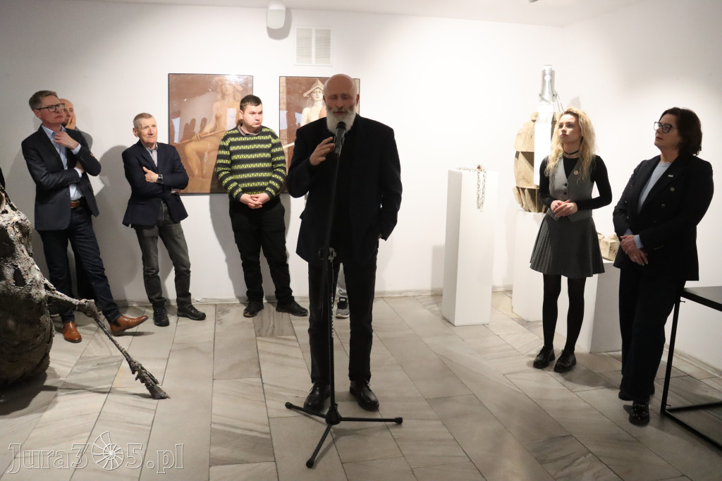 Fotorelacja: Wernisaż wystawy „Między linią a formą II” w MOK Zawiercie