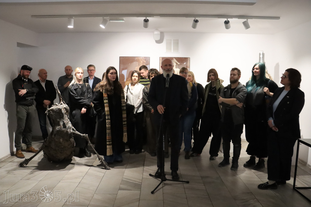 Fotorelacja: Wernisaż wystawy „Między linią a formą II” w MOK Zawiercie