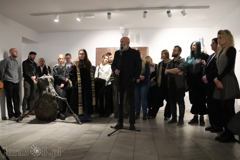 Fotorelacja: Wernisaż wystawy „Między linią a formą II” w MOK Zawiercie