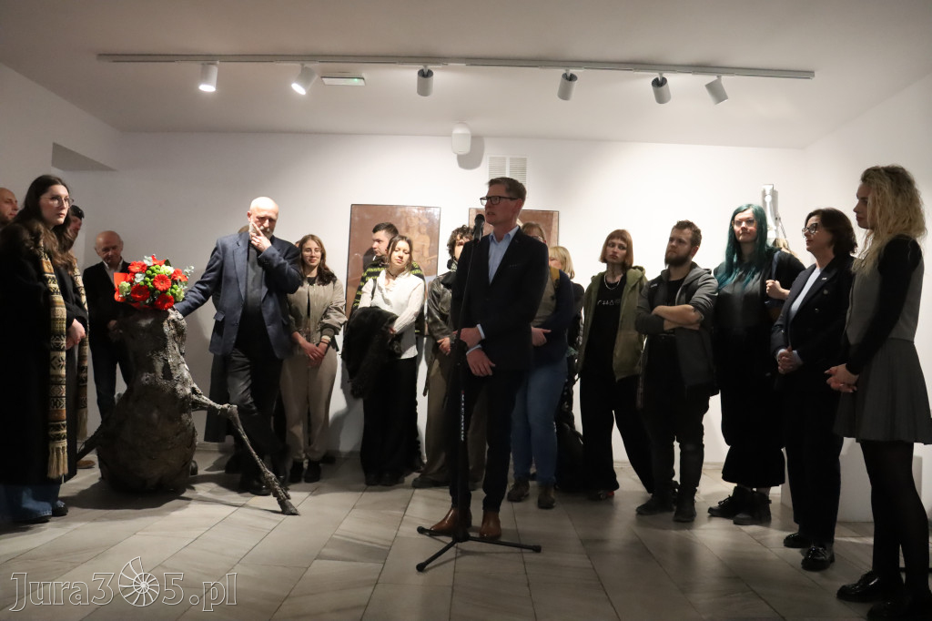 Fotorelacja: Wernisaż wystawy „Między linią a formą II” w MOK Zawiercie