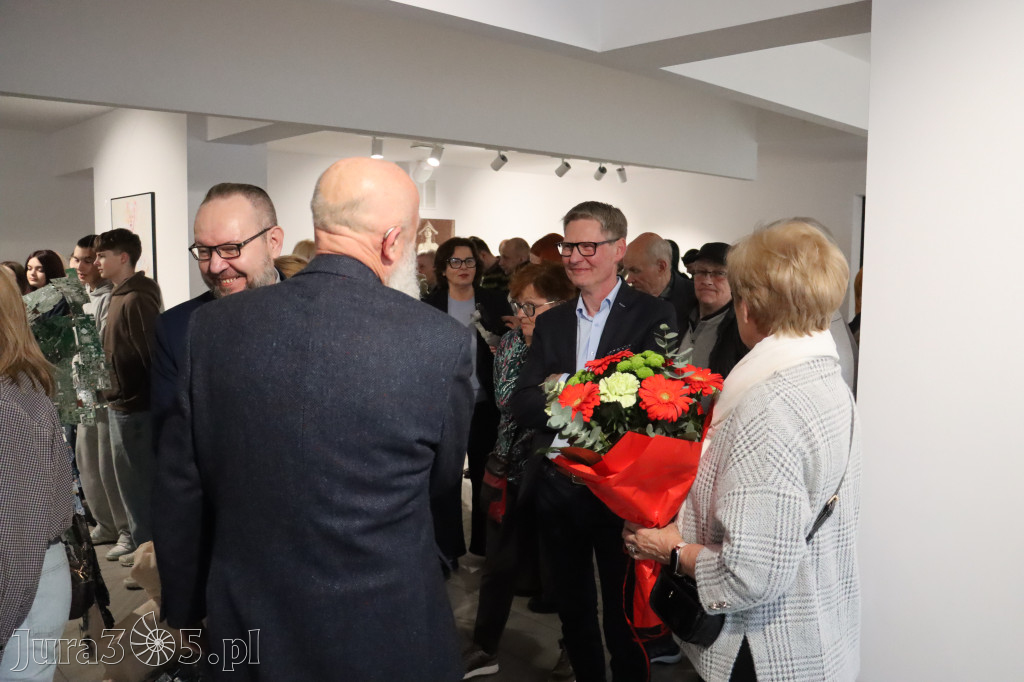 Fotorelacja: Wernisaż wystawy „Między linią a formą II” w MOK Zawiercie