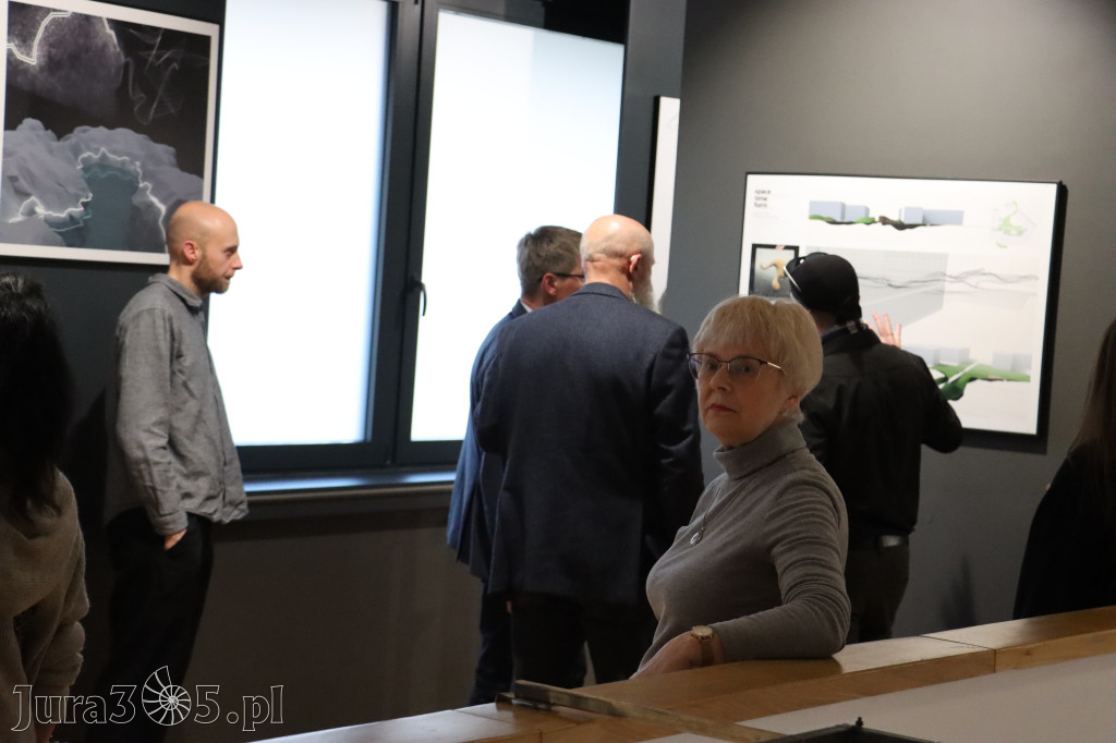 Fotorelacja: Wernisaż wystawy „Między linią a formą II” w MOK Zawiercie