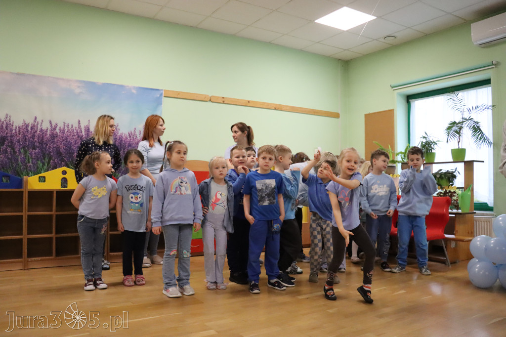 Fotorelacja: NIEBIESKIE IGRZYSKA w Przedszkolu Integracyjnym nr 3 w Zawierciu