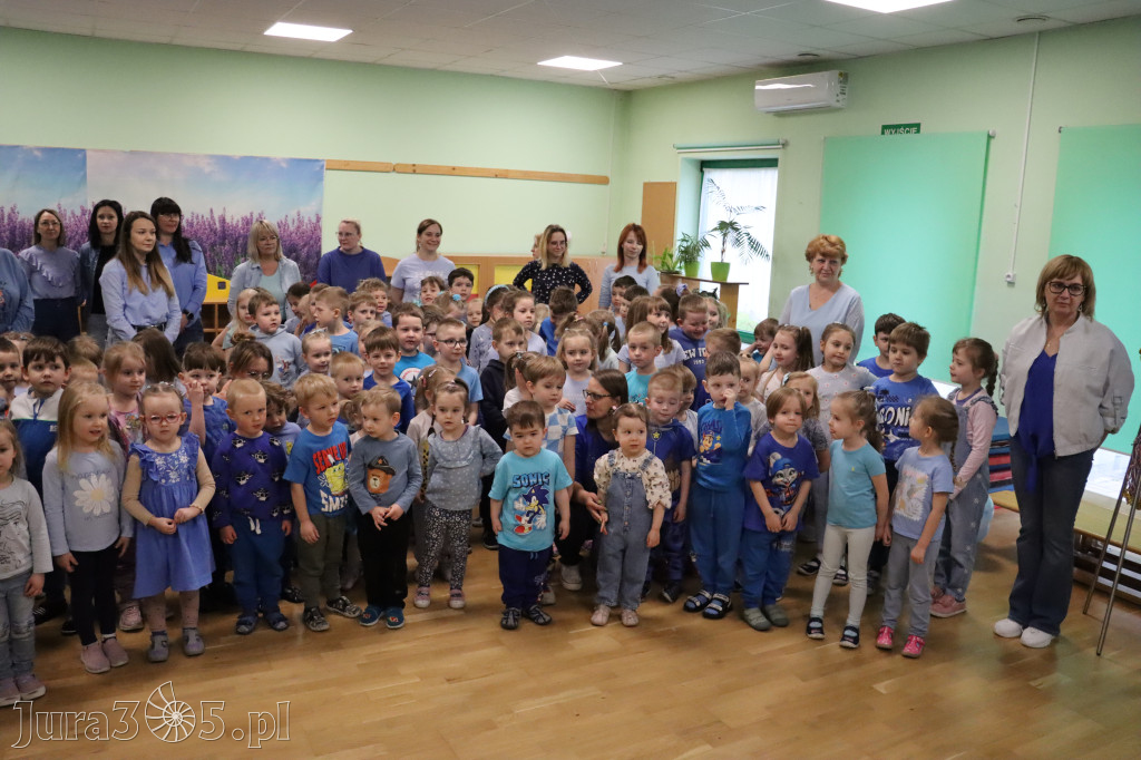Fotorelacja: NIEBIESKIE IGRZYSKA w Przedszkolu Integracyjnym nr 3 w Zawierciu