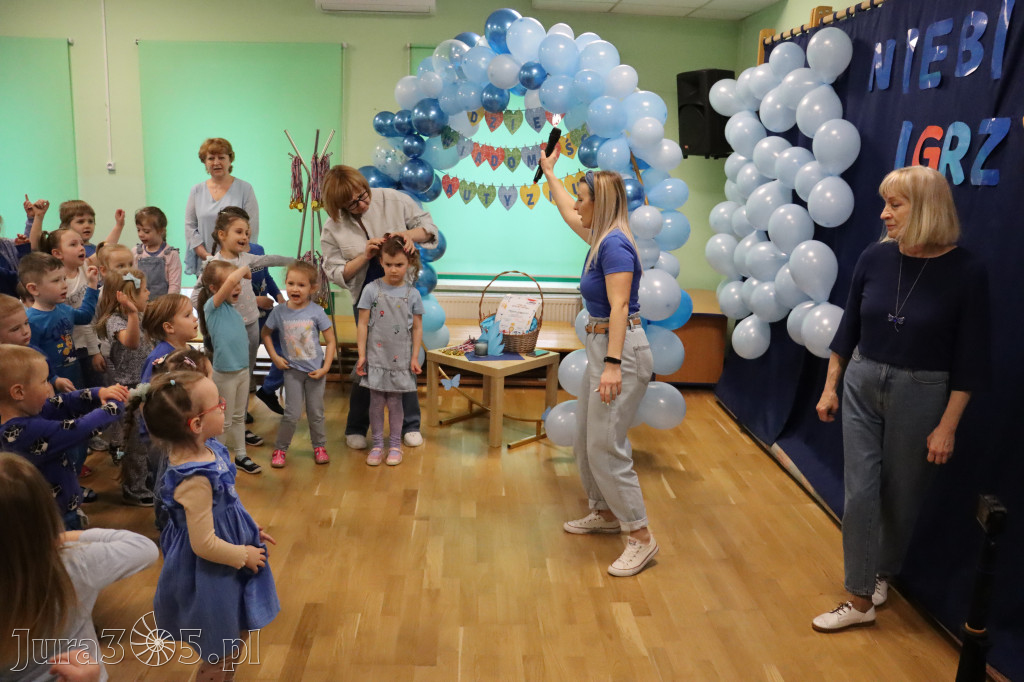 Fotorelacja: NIEBIESKIE IGRZYSKA w Przedszkolu Integracyjnym nr 3 w Zawierciu