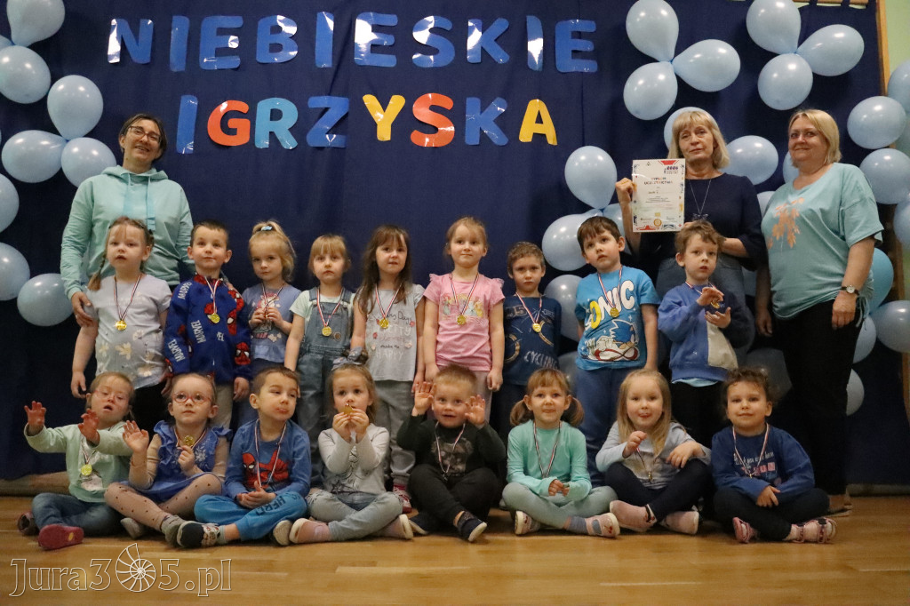 Fotorelacja: NIEBIESKIE IGRZYSKA w Przedszkolu Integracyjnym nr 3 w Zawierciu