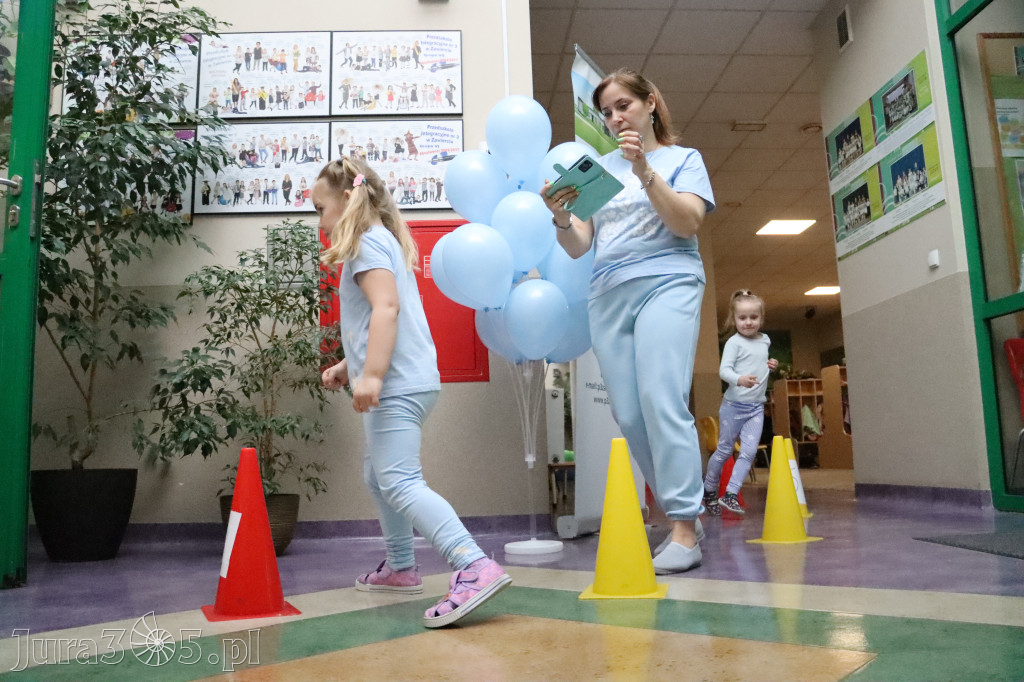 Fotorelacja: NIEBIESKIE IGRZYSKA w Przedszkolu Integracyjnym nr 3 w Zawierciu