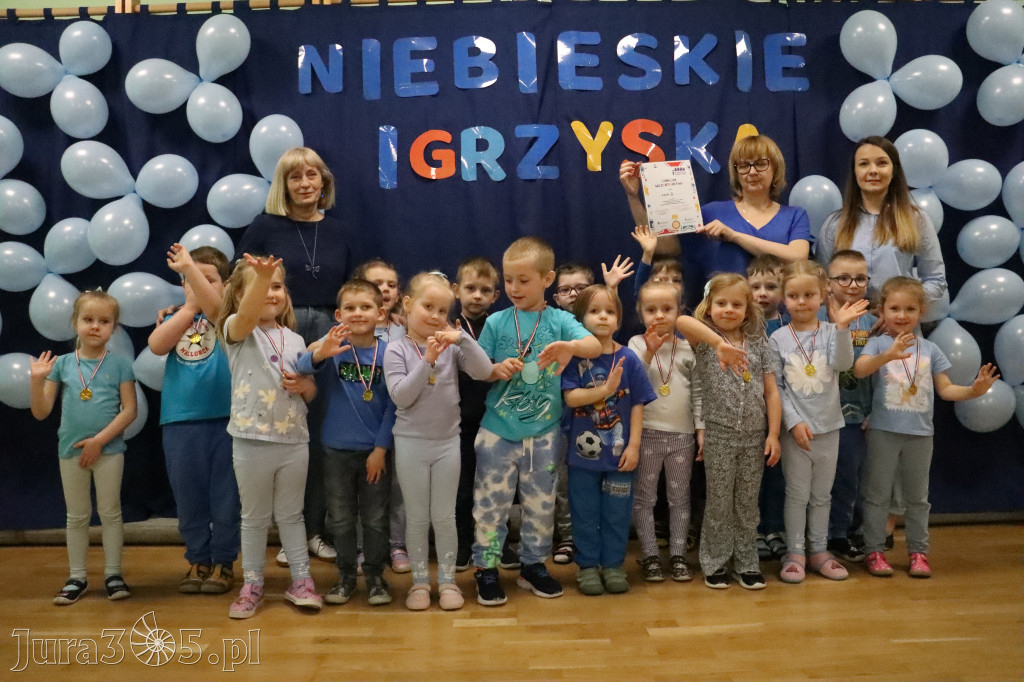 Fotorelacja: NIEBIESKIE IGRZYSKA w Przedszkolu Integracyjnym nr 3 w Zawierciu