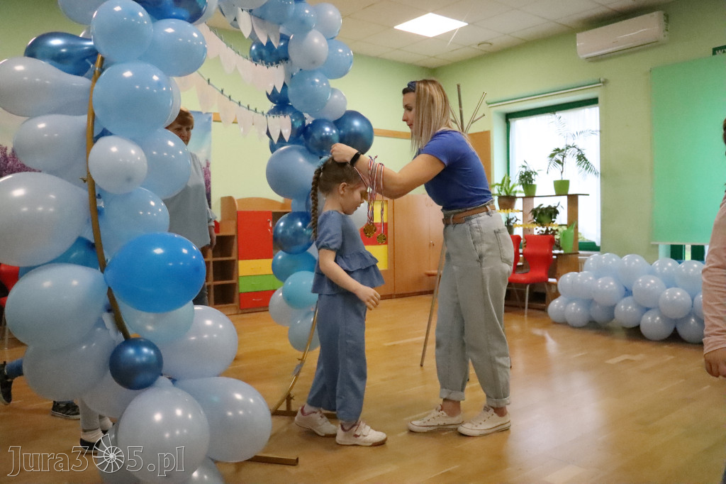 Fotorelacja: NIEBIESKIE IGRZYSKA w Przedszkolu Integracyjnym nr 3 w Zawierciu
