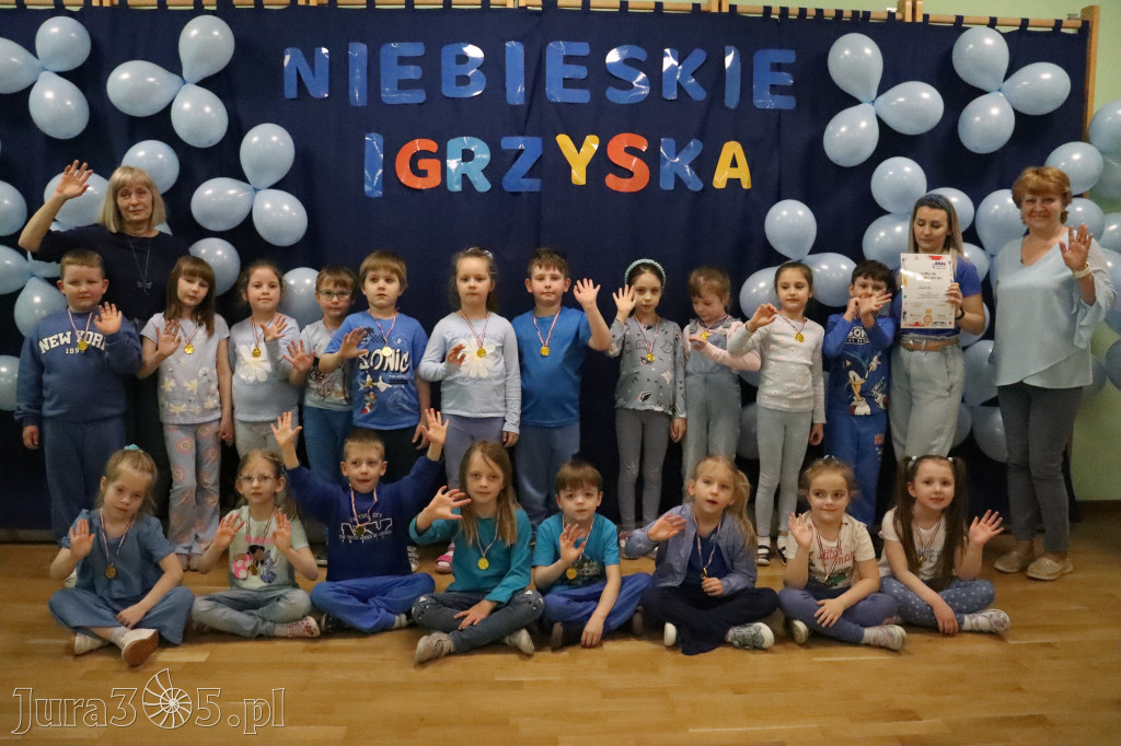 Fotorelacja: NIEBIESKIE IGRZYSKA w Przedszkolu Integracyjnym nr 3 w Zawierciu