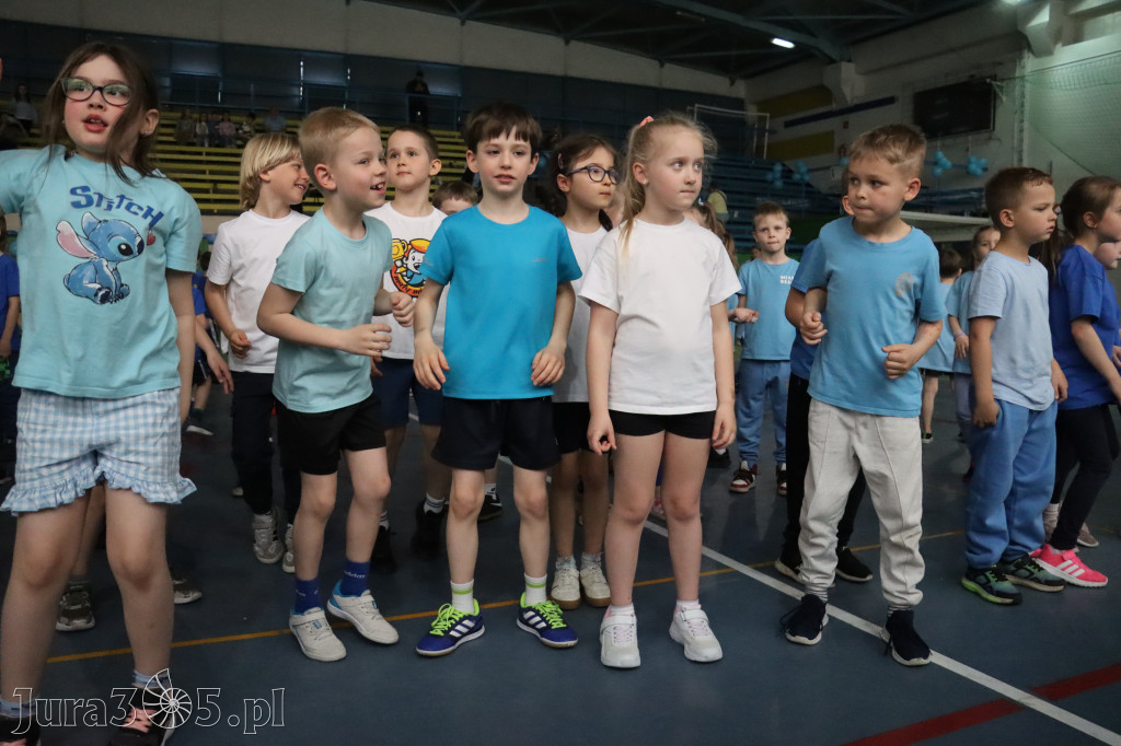 Fotorelacja II: Niebieskie Igrzyska zorganizowane przez SP4 w Zawierciu