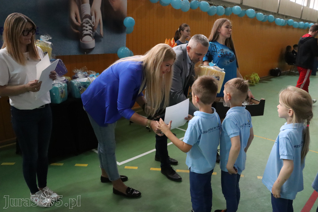 Fotorelacja II: Niebieskie Igrzyska zorganizowane przez SP4 w Zawierciu