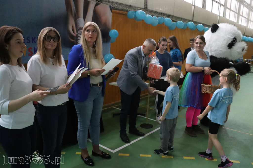 Fotorelacja II: Niebieskie Igrzyska zorganizowane przez SP4 w Zawierciu