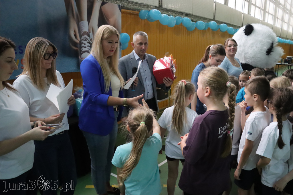 Fotorelacja II: Niebieskie Igrzyska zorganizowane przez SP4 w Zawierciu